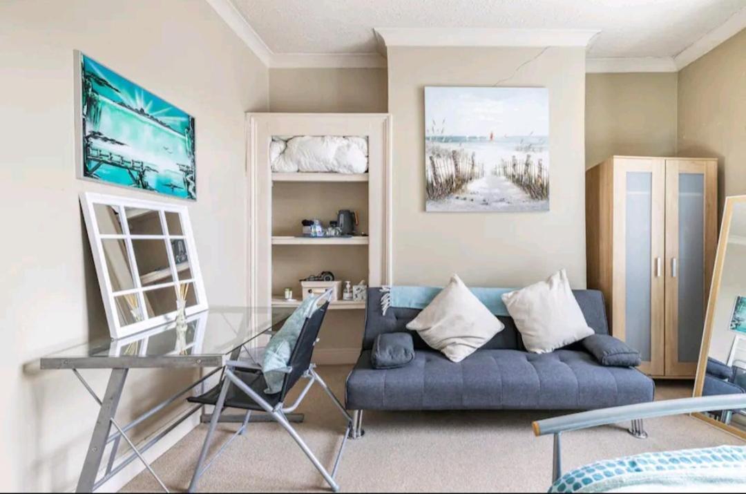The Mews - Less Than 1Km To City Centre - Stadium - Castle - 10 Min Walk Cardiff Buitenkant foto